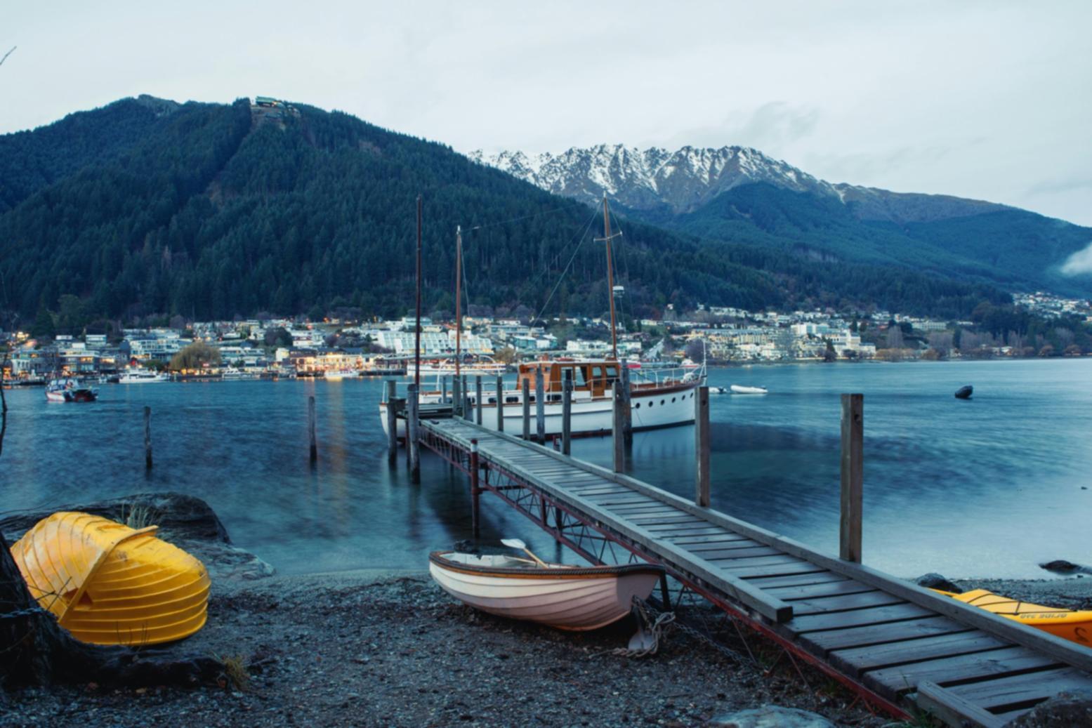 Команда XiNuXasol працює над створенням освітнього контенту